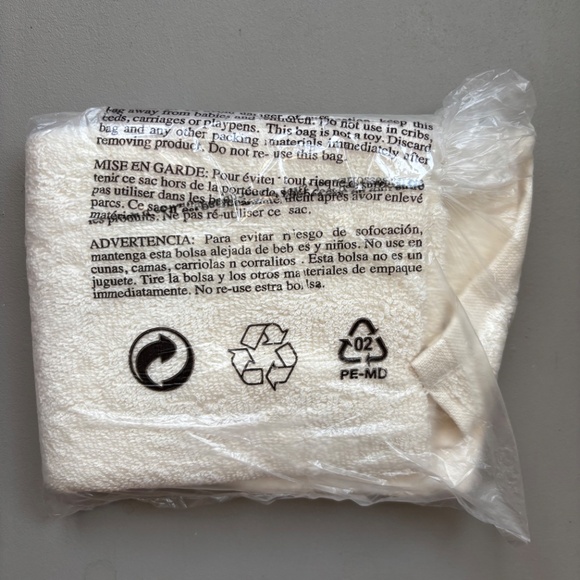 NIB Give a Hoot Shower Curtain and Hand Towel Cute Whimsy Fall Wildlife Decor - Picture 9 of 9